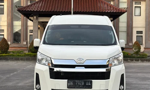 Hiace-Premio-Front-2