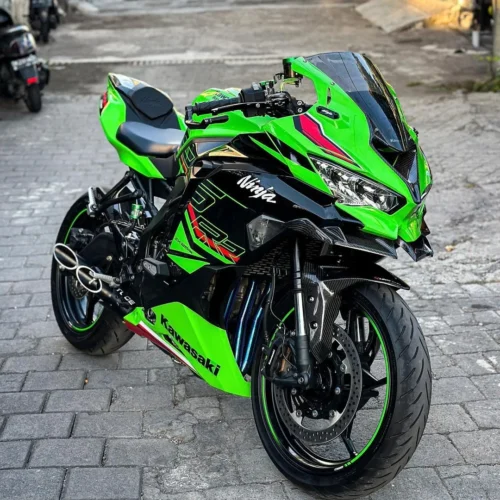 New Kawasaki ZX25RR ABS Green Best Rent Bali