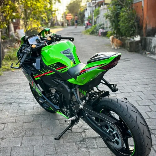 New Kawasaki ZX25RR ABS Green Best Rent Bali