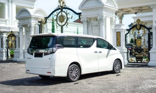 Vellfire Transformer White Best Rent Bali