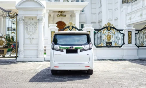 Vellfire Transformer White Best Rent Bali