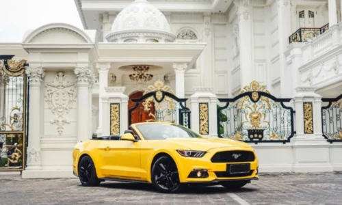 MUSTANG CABRIOLET YELLOW Best Rent Bali