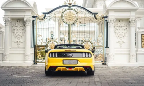 MUSTANG CABRIOLET YELLOW Best Rent Bali