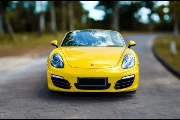 Porsche Boxter Yellow